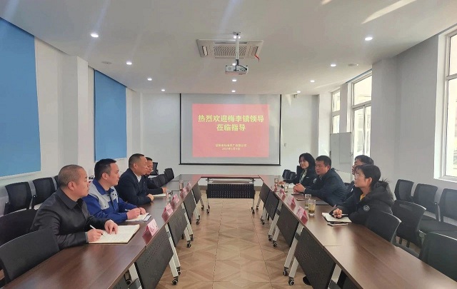 梅李鎮(zhèn)領(lǐng)導(dǎo)到常熟市標(biāo)準(zhǔn)件廠有限公司調(diào)研指導(dǎo)工作 梅李鎮(zhèn)領(lǐng)導(dǎo)到常熟市標(biāo)準(zhǔn)件廠有限公司調(diào)研指導(dǎo)工作